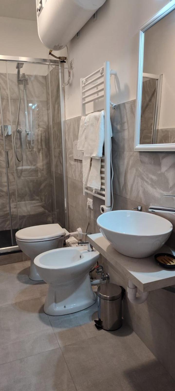 Le Quattro Stagioni Bed & Breakfast Genoa Ngoại thất bức ảnh